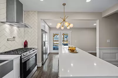 5711 N Karlov Avenue N, Chicago, IL 60646 - Photo 10