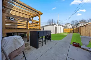 5711 N Karlov Ave, Chicago, IL 60646 - Photo 30