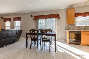 8065 Vail Ct, Long Grove, IL 60047 - Photo 16