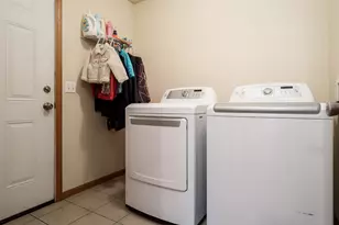 6827 Tupelo, Loves Park, IL 61111 - Photo 34