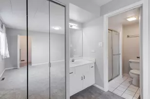 10531 S Roberts Rd, Palos Hills, IL 60465 - Photo 8