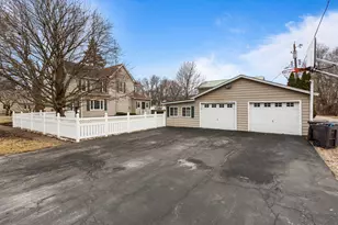 302 Shimp St, Milmine, IL 61855 - Photo 38