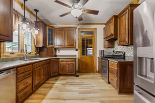 302 Shimp St, Milmine, IL 61855 - Photo 4