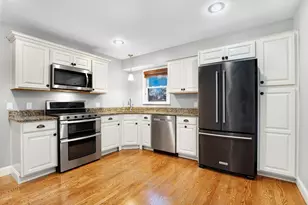 132 N Tetrault Ave, Bourbonnais, IL 60914 - Photo 4