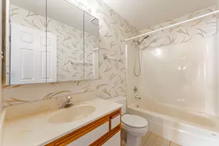 319 W Streamwood Blvd, Streamwood, IL 60107 - Photo 22