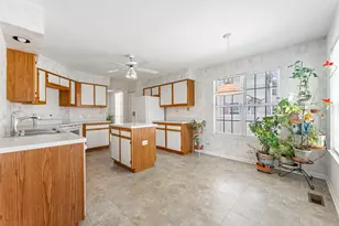 319 W Streamwood Blvd, Streamwood, IL 60107 - Photo 8