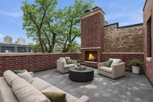 2674 N Burling St, Chicago, IL 60614 - Photo 2