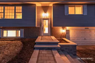 24331 Davids Ct, Naperville, IL 60564 - Photo 4