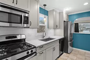 1428 S 3rd St, Saint Charles, IL 60174 - Photo 10