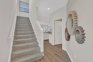 2272 Horseshoe Cir, Naperville, IL 60564 - Photo 4