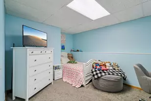 912 River Terrace Dr, Johnsburg, IL 60051 - Photo 32