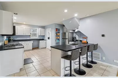 912 River Terrace Drive, Johnsburg, IL 60051 - Photo 8