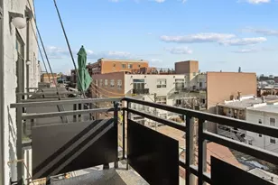 2317 W Wolfram St, Chicago, IL 60618 - Photo 4