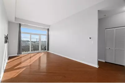 2317 W Wolfram Street #513, Chicago, IL 60618 - Photo 2