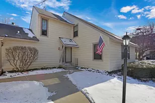 705 Colby Ct, Gurnee, IL 60031 - Photo 2