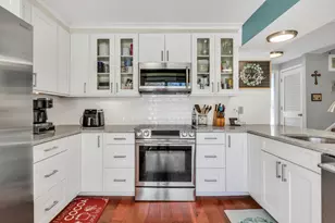 705 Colby Ct, Gurnee, IL 60031 - Photo 10