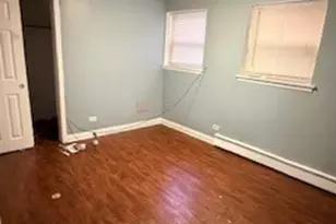 7637 S Essex Ave, Chicago, IL 60649 - Photo 4