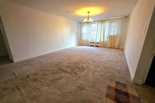 2834 W Granville Ave, Chicago, IL 60659 - Photo 2