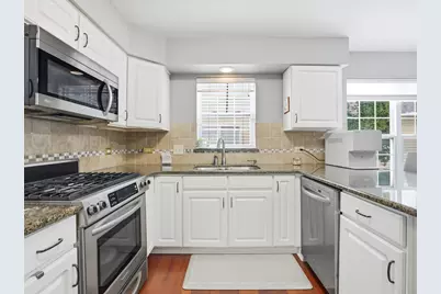 1096 Viewpoint Drive, Lake in the Hills, IL 60156 - Photo 8