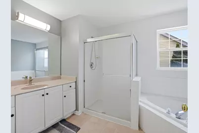 1096 Viewpoint Drive, Lake in the Hills, IL 60156 - Photo 16