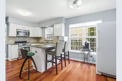 1096 Viewpoint Drive, Lake in the Hills, IL 60156 - Photo 10