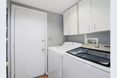 1096 Viewpoint Drive, Lake in the Hills, IL 60156 - Photo 12