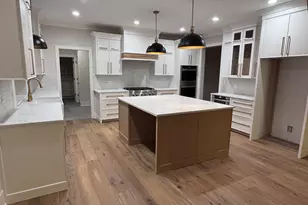 407 S Pine Ave, Arlington Heights, IL 60005 - Photo 2