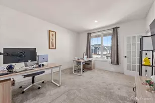 3553 Doral Dr, Elgin, IL 60124 - Photo 6