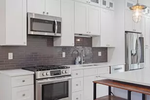 5539 W Drummond Pl, Chicago, IL 60639 - Photo 6