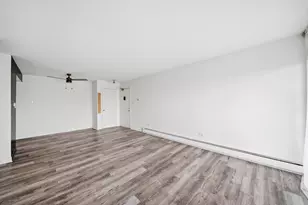 2 E Dundee Quarter Dr, Palatine, IL 60074 - Photo 6