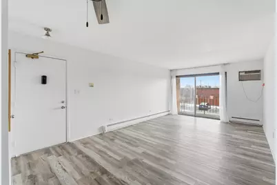 2 E Dundee Quarter Drive #B201, Palatine, IL 60074 - Photo 4