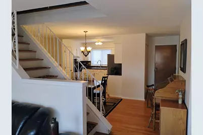 553 W Park Avenue #A, Libertyville, IL 60048 - Photo 2