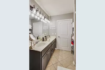 1645 W Ogden Avenue #429, Chicago, IL 60612 - Photo 38
