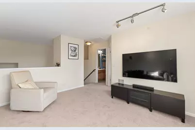 1812 Kelberg Avenue, Hoffman Estates, IL 60192 - Photo 14