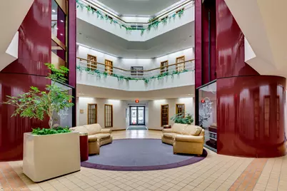 340 W Butterfield Road #4D, Elmhurst, IL 60126 - Photo 2