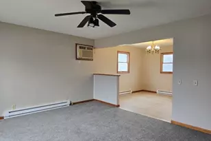 219 S 1st St, Carthage, IL 62321 - Photo 4