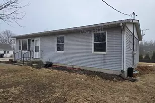 219 S 1st St, Carthage, IL 62321 - Photo 18