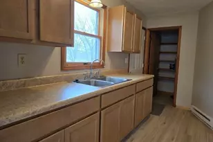 219 S 1st St, Carthage, IL 62321 - Photo 6