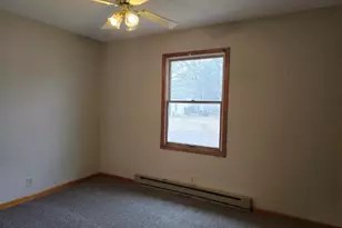 219 S 1st St, Carthage, IL 62321 - Photo 8