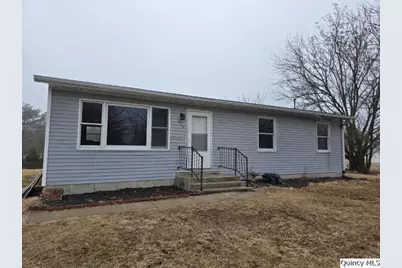 219 S First Street, Carthage, IL 62321 - Photo 1