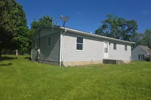 219 S 1st St, Carthage, IL 62321 - Photo 20