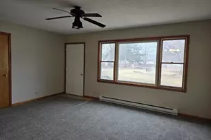 219 S 1st St, Carthage, IL 62321 - Photo 2