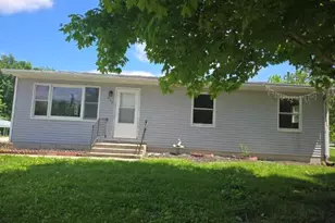 219 S 1st St, Carthage, IL 62321 - Photo 24