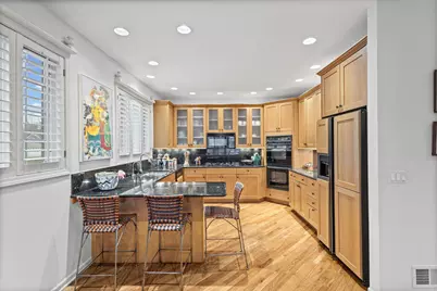 [Address not provided], Northbrook, IL 60062 - Photo 8