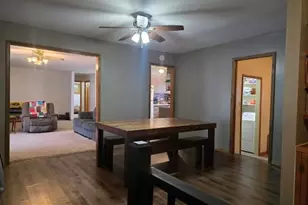 710 Country Ln, Carthage, IL 62321 - Photo 2