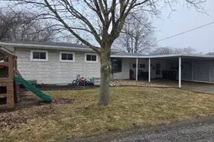 710 Country Ln, Carthage, IL 62321 - Photo 24