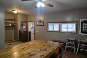 710 Country Ln, Carthage, IL 62321 - Photo 4