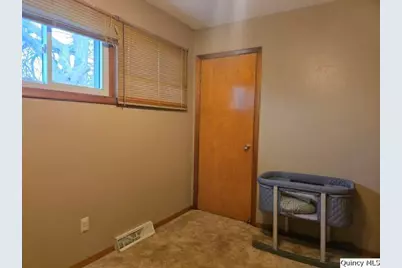 710 Country Lane, Carthage, IL 62321 - Photo 14