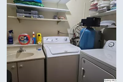 710 Country Lane, Carthage, IL 62321 - Photo 20