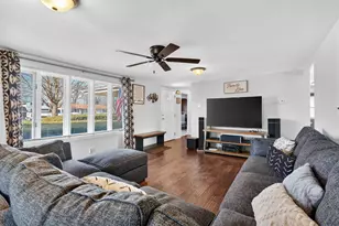 2408 Meridian Dr, Joliet, IL 60431 - Photo 4